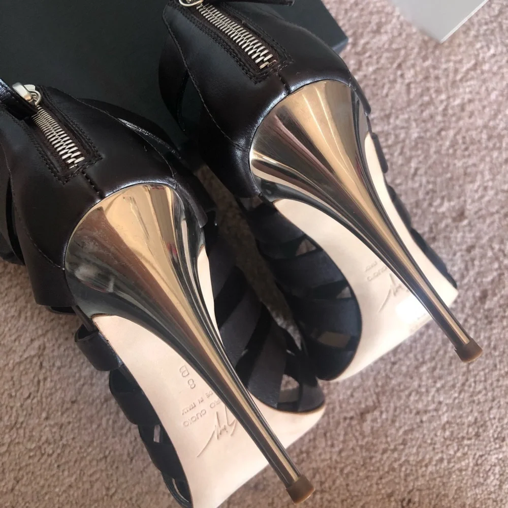 Giuseppe Zanotti Back Zip Cut-Out Heeled Sandal